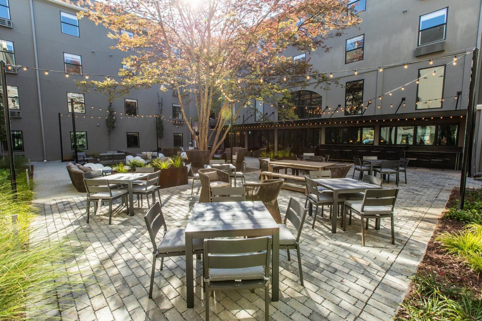 Отель Voco The Darwin - Atlanta Midtown By Ihg Экстерьер фото